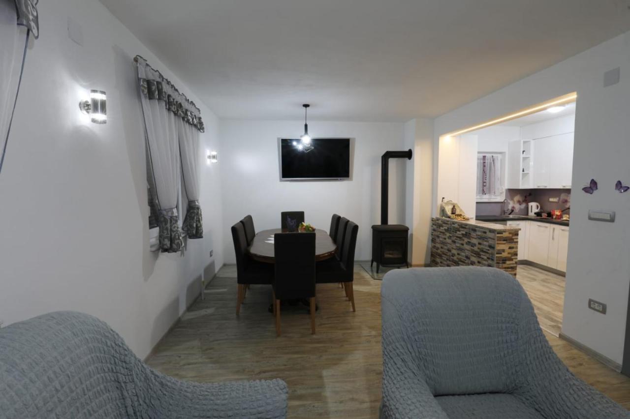 אוטוצאץ Apartman Teo &Tena מראה חיצוני תמונה