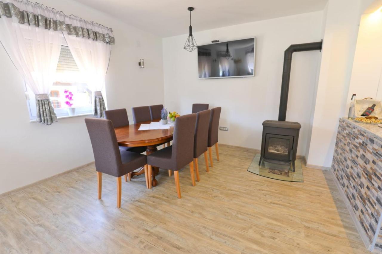 אוטוצאץ Apartman Teo &Tena מראה חיצוני תמונה