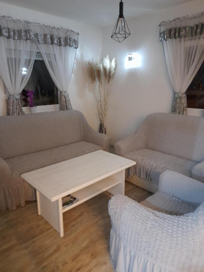 אוטוצאץ Apartman Teo &Tena מראה חיצוני תמונה